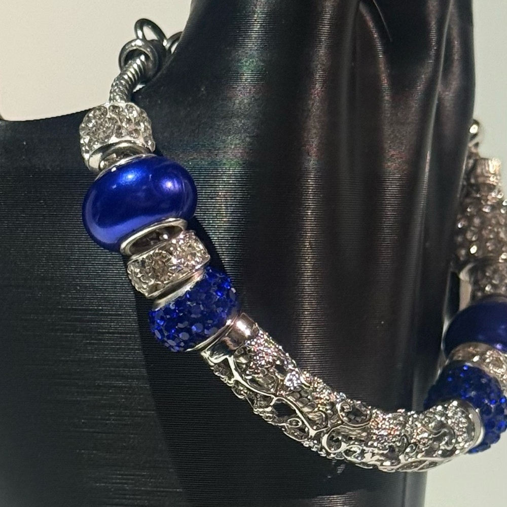 Elegant Silver and Blue Beaded Bracelet - Picture 3 of 6
